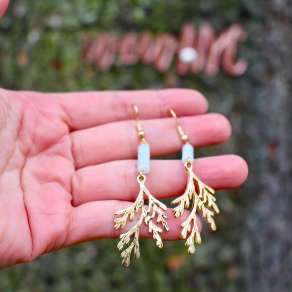 New Gold Coral Seaweed Branch Drop Dangle Earrings - Picture 3 of 13